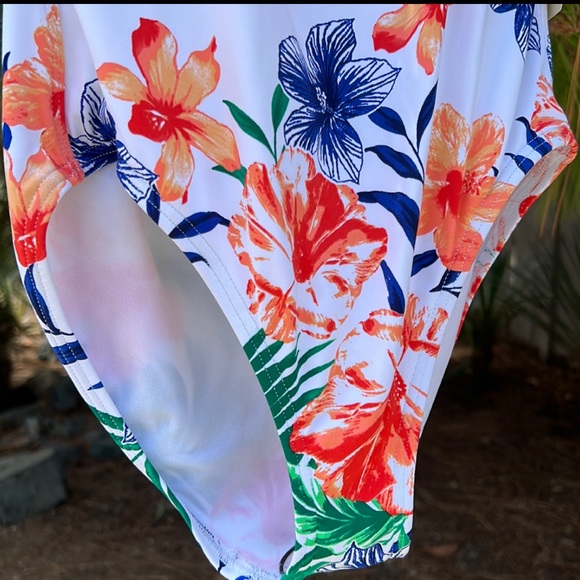 Tommy Bahama🌴Floral V-Wire Bandeau One-Piece Swimsuit🌴 - Picture 6 of 12